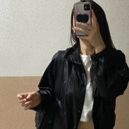 어그스트| UGST high neck blouson jumper (black)🖤