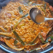 본맛송탄부대찌게 / 주차가능 / 맛집인정