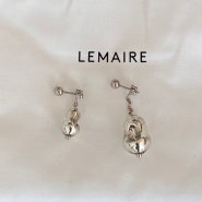 LEMAIRE Pearl asymetrical earrings 르메르 펄 비대칭 귀걸이. 데일리 착용샷.