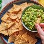 아보카도로 만드는 과카몰리(Guacamole)