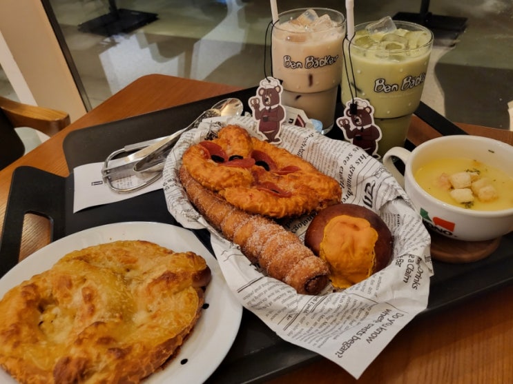 신정호 카페 벤베커 프레첼 피자 녹차 살구밀크티 아산 맛집