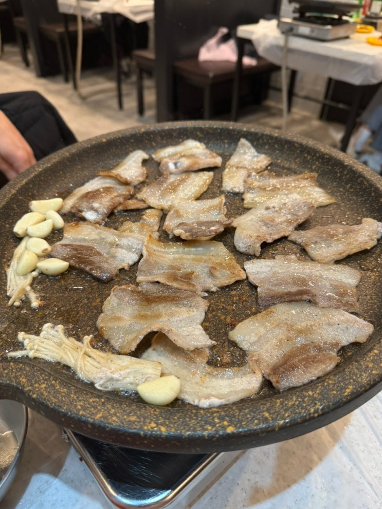 비전동 무한리필 냉동삼겹살 맛집 고기고기 소사벌점