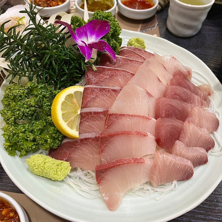 수지 동천동 횟집 l 제철이라 싱싱했던 방어회 맛집 어장 본점 : 네이버 블로그