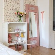 셀프페인팅 거울 리폼으로 러블리한 핑크 침실인테리어 꾸미기