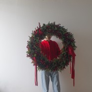 조화 크리스마스 대형 리스 80cm, 열매와 리본으로 포인트!
