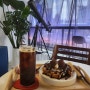 귀여운 곰돌이 크로플을 맛볼수 있는 "MO_CO cafe"