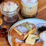 [서울 카페] 성수동 아늑한 유럽 산장 분위기 카페 ‘팬톤클래식’ / 프렌치토스트 맛집