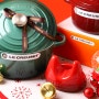 르크루제 스노우 노엘 컬렉션 크리스마스 다이닝 테이블 필수품 시그니처 원형냄비로 스튜 만들기