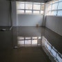 노출콘크리트 바닥 인테리어: 투명 무용제 라이닝 에폭시 바닥 마감 연남동 사무실 시공