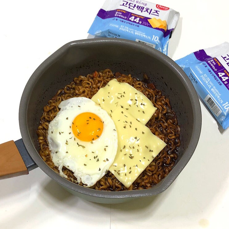  서울우유 고단백치즈 짜파게티 맛있게 끓이는법 짜계치 레시피 짜장라면 치즈요리 : 네이버 블로그 Motiv 
