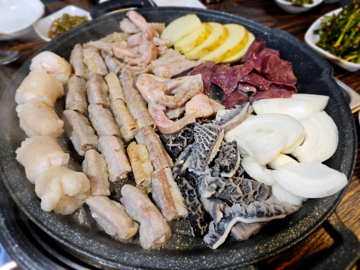 파주 금촌동 맛집 로터리 황소곱창에서 소곱창 소대창 소막창 염통 벌집양까지 나오는 모듬구이를 맛있어서 2판 먹고 왔어요 ...