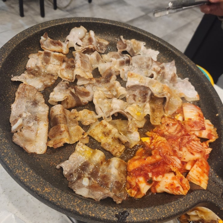 맛과 가격 모두 잡은 급랭삼겹살전문 [고기고기 소사벌점] / 이...