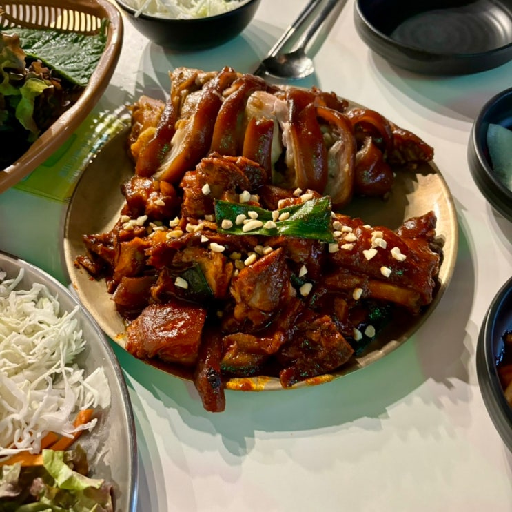 만족오향족발 시청점과 똑같이 맛있는 홍대 맛집! (단체석) : 네이버 블로그