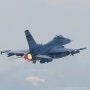 [군용기 사고] 주한미군 F-16 전투기 서해 추락..조종사, 비상탈출 구조돼