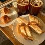 야탑역 카페 [쁘띠우스] 유럽풍 동화 속 분위기 인테리어 빵, 커피 맛집!