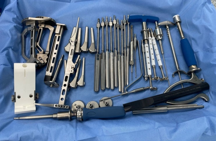 역행성 어깨 관절치환술 (RTSA, Reverse Total Shoulder Arthroplasty) : 네이버 블로그