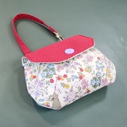 cute mini pouch without a zipper / free pattern