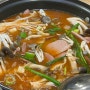 [선릉역 직장인 맛집] 웨이팅 감수 맛집. <빨강우산부대찌개>⛱️ 1인 9천원에 무한리필 사리/밥, 후식 야쿠루트까지..😋 남는게 모에요 ?🧐 웨이팅 20분 내돈내산 후기!