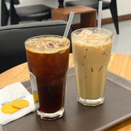천안 두정동 커피 맛집 '반디나무' 커피 마시러 또갈집!