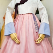 고은빛우리옷에서 디자인한 18세기 한복 스타일의 대금 연주복