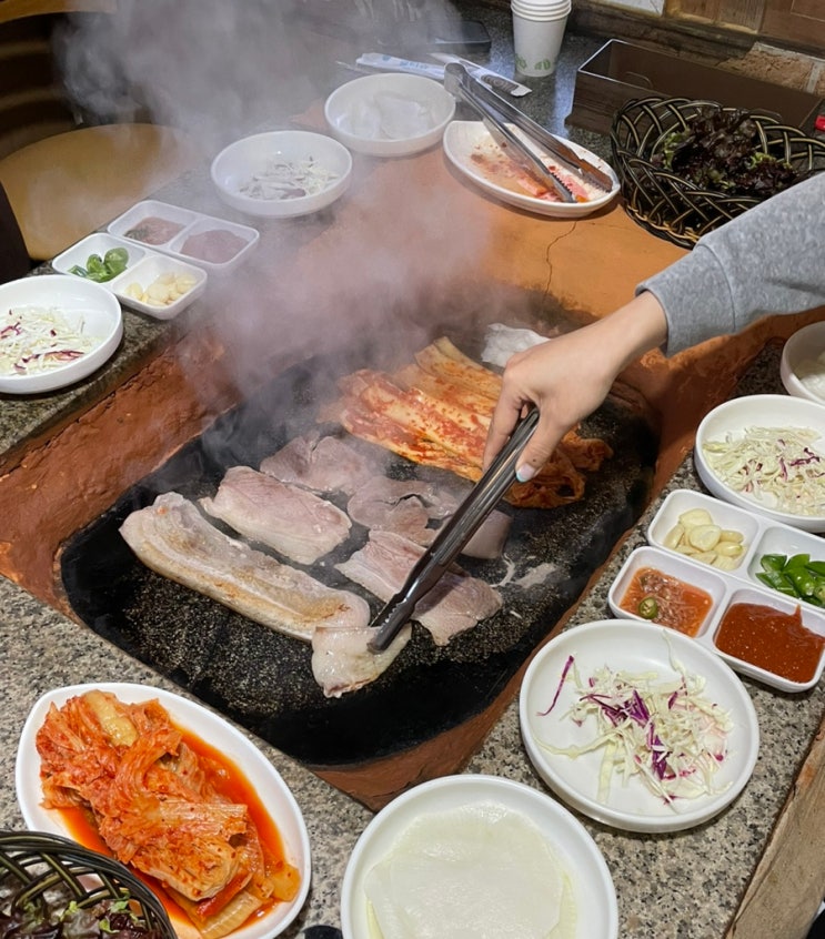 강릉 시골 분위기 식당 용골감나무집 토종 흑돼지 예약방법 : 네이버 블로그