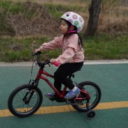마이크로바이크 16인치 2.0 어린이자전거 안전한 마이크로 자전거헬멧까지