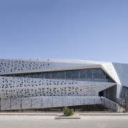 Microbiological Chemical Laboratory / PENELAS ARCHITECTS