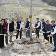 가천대학교, 식목일 맞아 수해 복구지에서 '희망의 나무심기 행사'