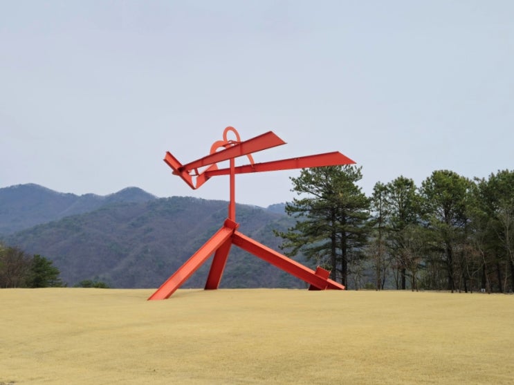 뮤지엄 산(SAN)_안도 타다오 건축, 우고 론디노네 개인전, 종이...