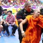 태국 청년들 '복불복'의 제비뽑기 계절