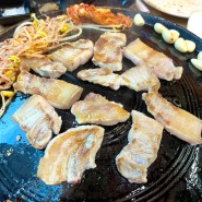 진주혁신도시고기집 ‘산청흑돼지’에서 솥뚜껑 삼겹살 먹었어요 :)