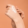 피부의 첫 건강 비결: 올바른 수분 관리와 수분 크림 사용법