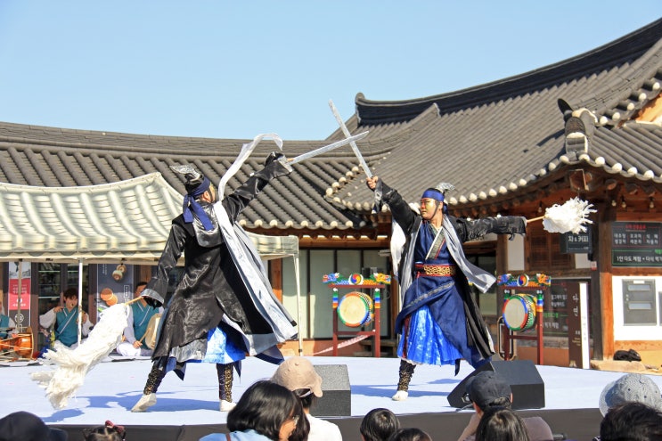 경주 교촌마을 창작마당극 <신라오기> 관람 후기...'멋있는...