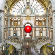 벨기에, 앤트워펜 중앙역, 레드볼 설치 미술(The RedBall art installation, Antwerpen-Centraal train station, Belgium)