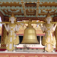 인도 뭄바이 여행. 부처의 뼈 유물이 보관되어 있는 황금빛 사원 글로벌 위빠사나 파고다(Global Vipassana Pagoda) 관람 후 보리발리 기차역으로