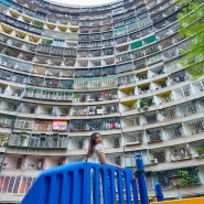 대만 가오슝 자유여행 코스 홍콩 익청빌딩 닮은 과무사구 果貿社區