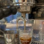 에스프레소 추출 시 커피 머신을 9바로 설정하는 이유 전주카페 포레스트리에서 얼려드립니다