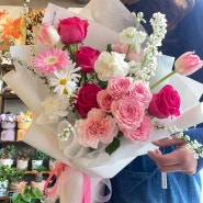 4월의핫핑핑핑 : 선물하기 좋은 화사한 꽃다발, 핑크꽃다발