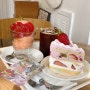 연남_벚꽃명소 스몰럭케이크/Smallukcke 벚꽃나무를 눈높이에서 즐길 수 있는 케이크 맛집