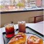 [이천 송정동] 카페 소금빵과 크로플이 맛있는 아리봄 내돈내산 찐후기