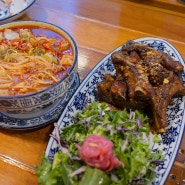 줄서는식당 강남역 쌀국수 맛집 땀땀에서 매운한우소곱창쌀국수와 돼지갈비 튀김