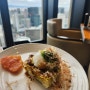 콘래드 오사카 조식 / 오코노미야키 베네딕트랑 말차라떼 맛있어요!