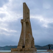 포르투갈 발견 기념비와 4월25일 다리