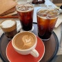 가산디지털단지 대형 카페 - 인크 커피 - 인테리어 특이, 시그니처 럼배럴 커피도 특이...