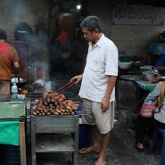 [라오스 여행 / 루앙프라방 여행] 많은 먹거리와 루앙프라방 현지인 삶의 모습을 볼수 있는 루앙프라방 아침시장(Luang Prabang morning market)