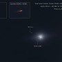 혜성이 보이는 개기일식의 우주풍경