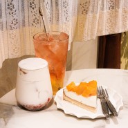 [연남동 카페] 타르트가 맛있는 데이트 맛집 "시계" | 딸기라떼, 히비스커스 레모네이드, 복숭아 타르트