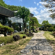 함안 카페 정원이 예뻐 부모님과 가기좋은 커피와 소나무 방문후기