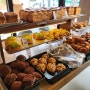 [펀스터] 맛있는 빵들과 커피가 맛있는 증산역 카페