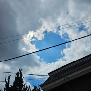 240424 : 먹구름 사이로 비치는 햇살